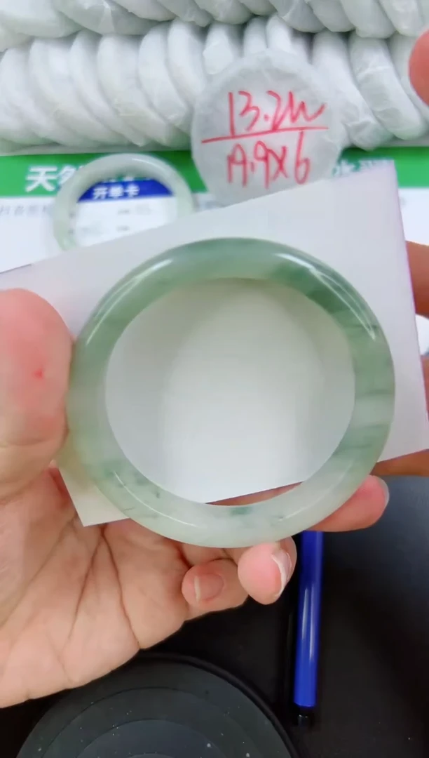【闪购商品】石英质玉手镯未镶嵌334