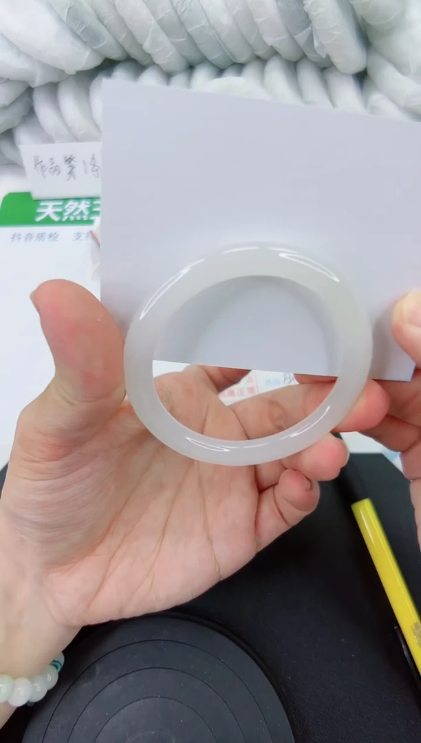 【闪购商品】石英质玉手镯未镶嵌397