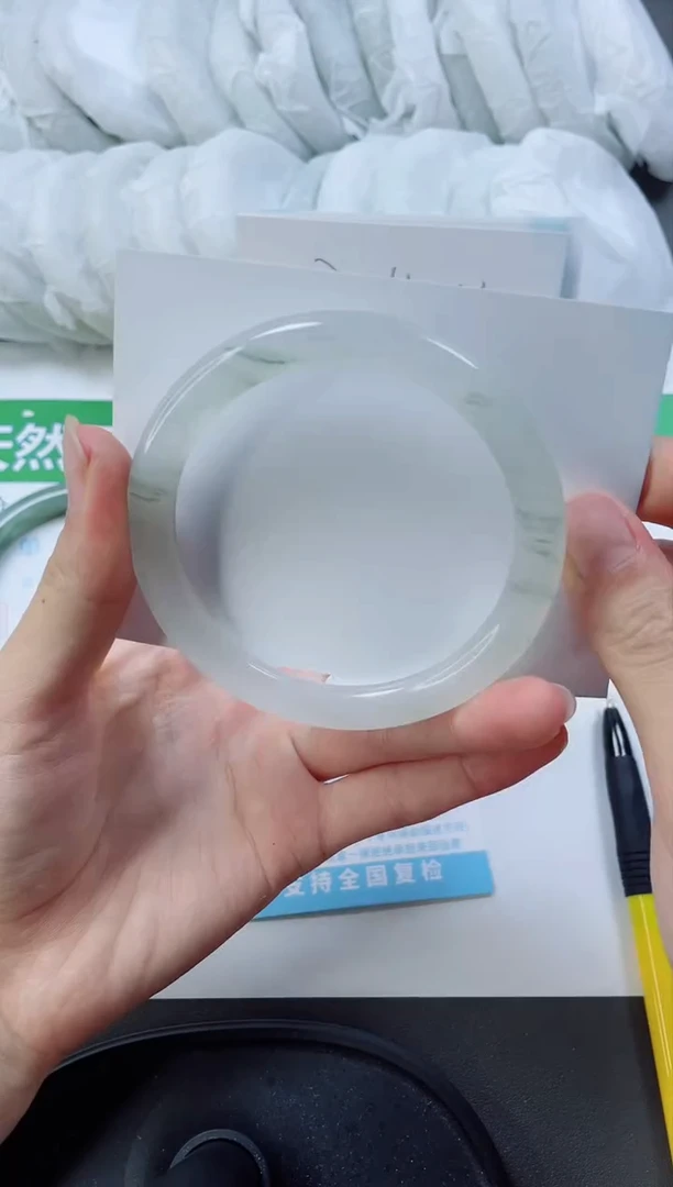 【闪购商品】石英质玉手镯未镶嵌59-58.5