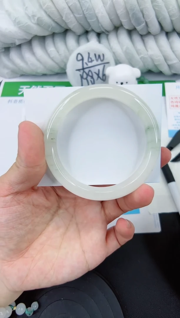 【闪购商品】石英质玉手镯未镶嵌113-62