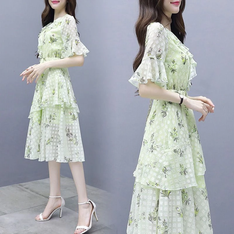 孕妇哺乳新款夏季辣妈产后喂奶外出中长款显高显瘦收腰雪纺碎花裙