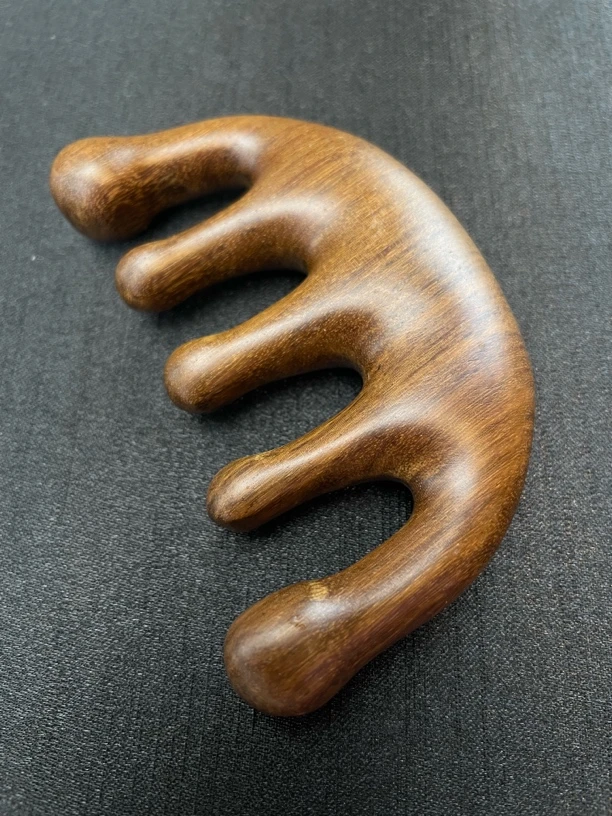 金丝楠木按摩梳特色