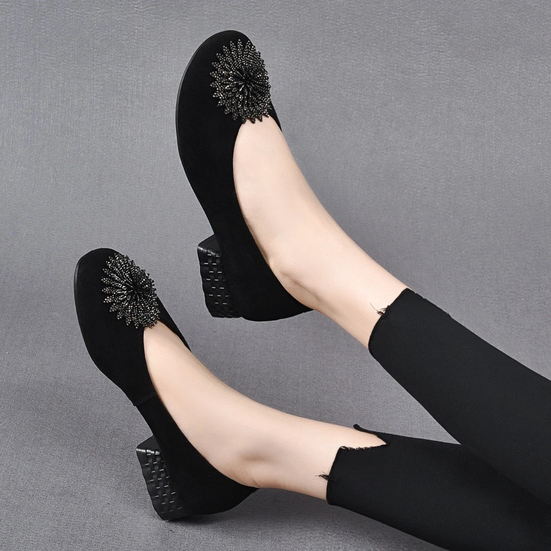 早春新款低跟圆头太阳花豆豆鞋