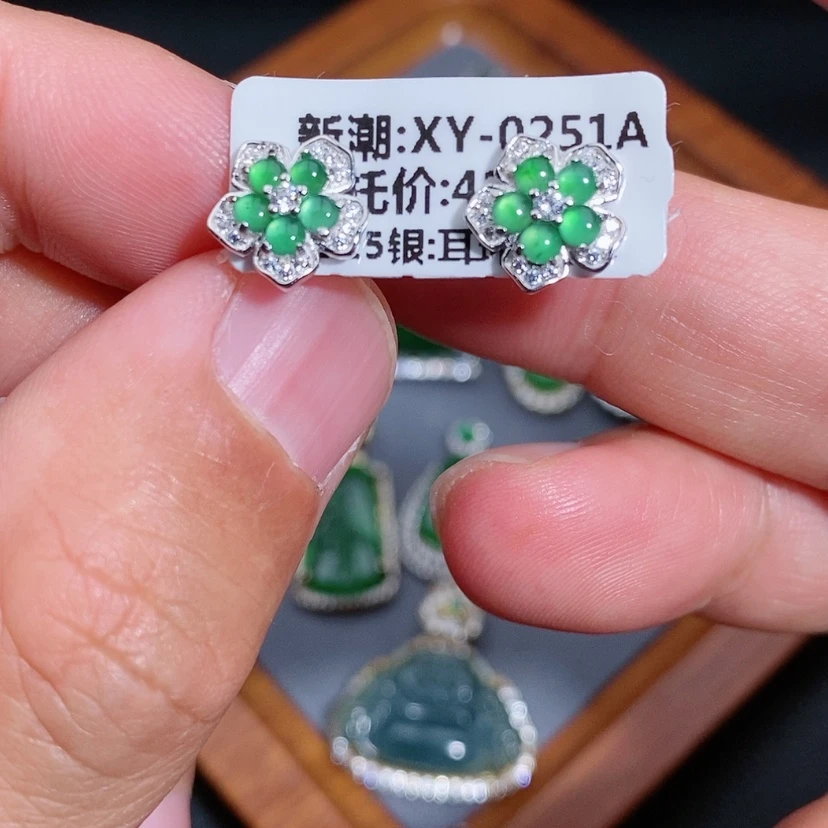 【闪购商品】翡翠耳饰银S925镶嵌C****a