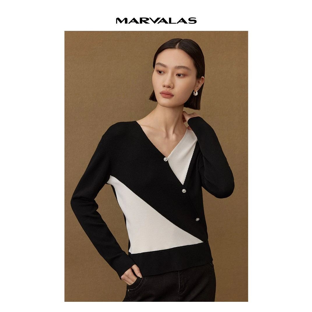 【曼德诗】秋冬绵羊毛混纺针织衫爆款黑白撞色套头毛衣衫M733302740