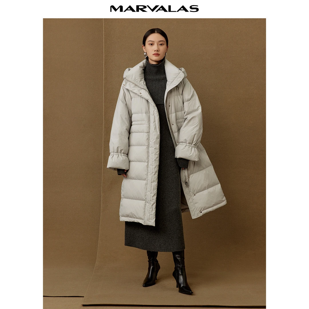 【曼德诗】长款羽绒服女冬季新款保暖立领连帽鸭绒外套MC427310042