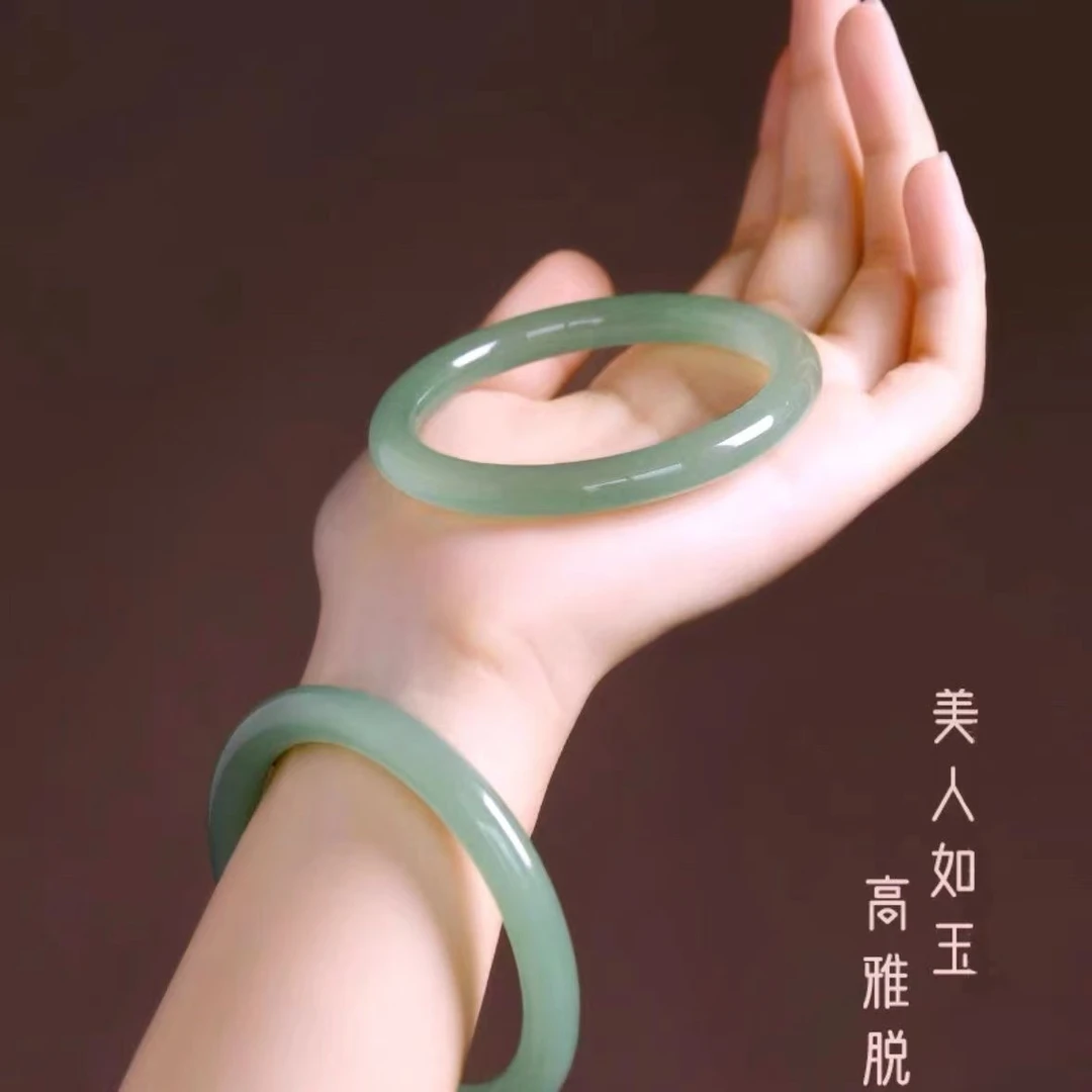 新疆天然晴水浅绿东陵玉圆条气少女冰透美人镯多样性发货拍一发一