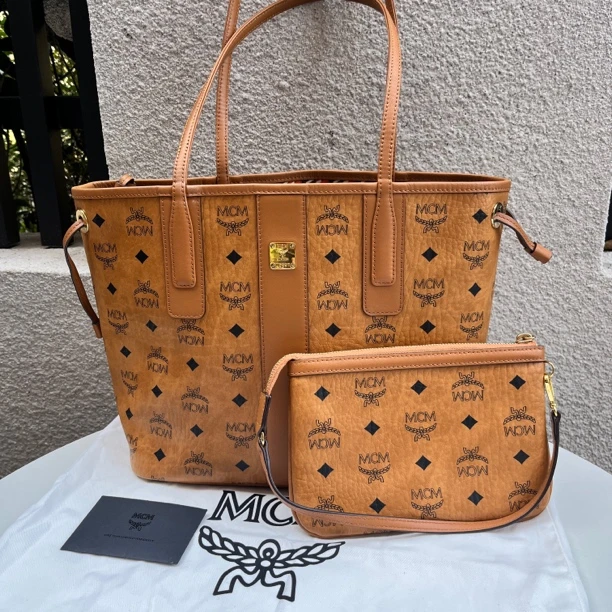 99新 MCM 全原干邑色购物袋子母包棕色经典印花时尚百搭肩包中号