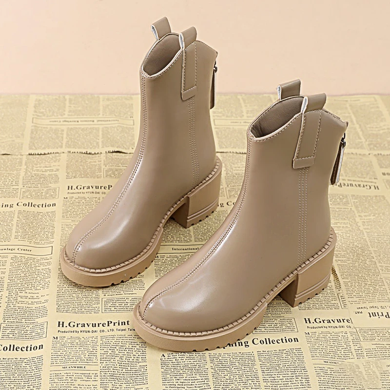 软皮高跟靴子女2024年秋冬季新款马丁靴学生粗跟洋气瘦瘦靴短靴女