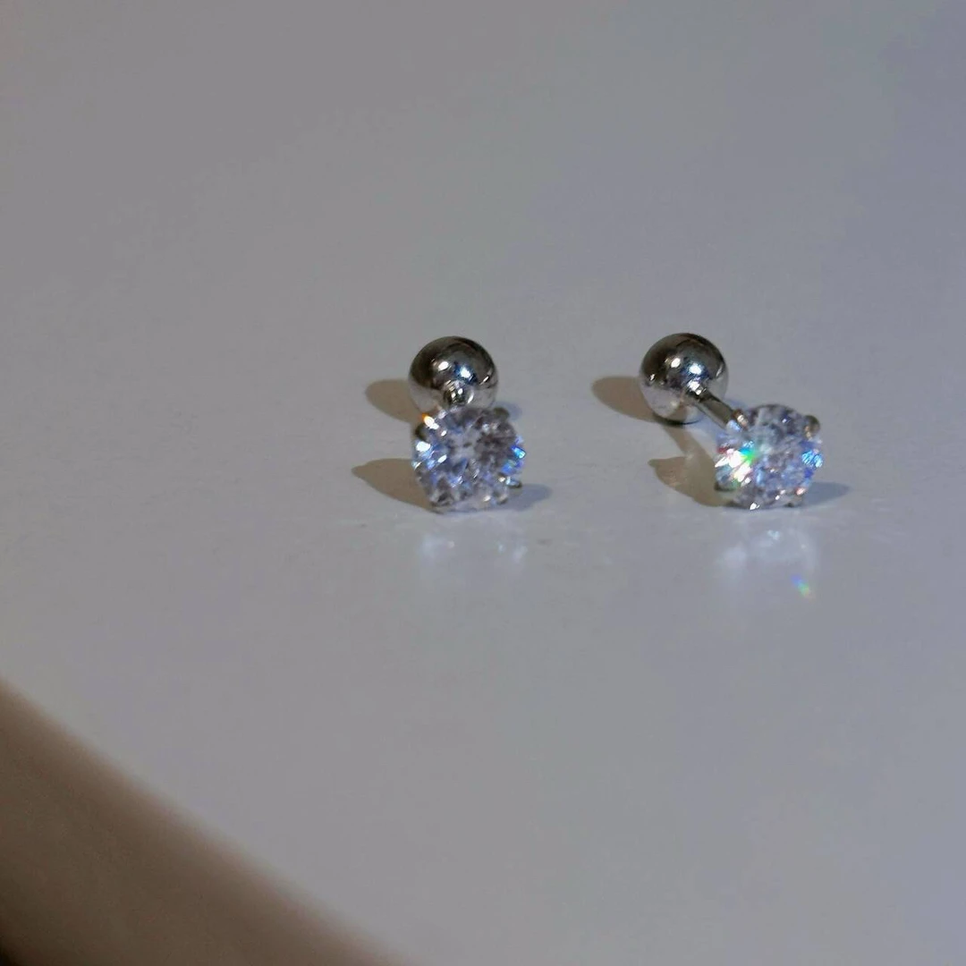925银合成锆石耳饰 精致点缀小锆石养耳洞 4mm DD65