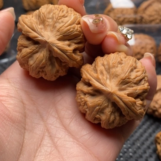 文玩核桃吊坠叮**当41全品红锦鲤