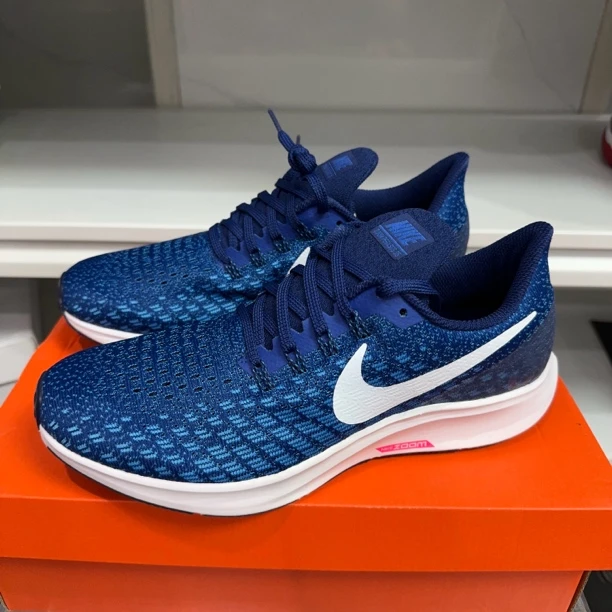 全新未使用40.5码 Nike Pegasus 35蓝色跑步鞋 有原盒