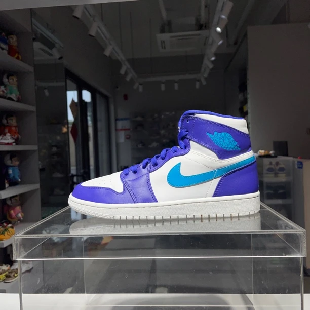 42.5码 aj1风水 黄蜂 原盒 42.5码 穿的不多 球鞋成色不错