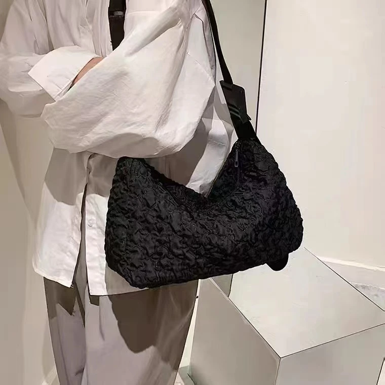 【TJ专属】BB30458女士包包轻便褶皱包单肩旅行大容量纯色斜挎包