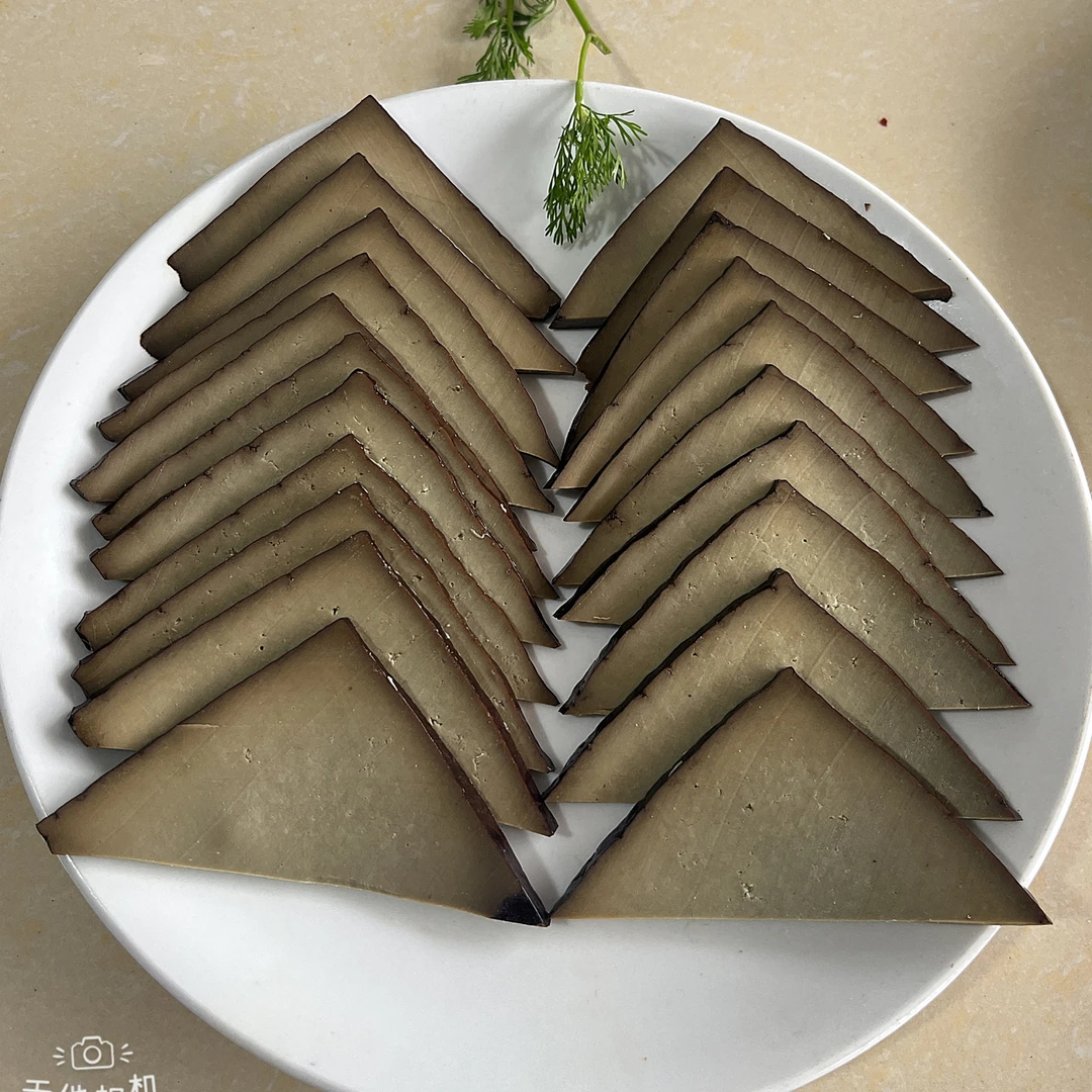 四川巴中平昌农村手工烟熏黑豆干黄豆干香辣豆干