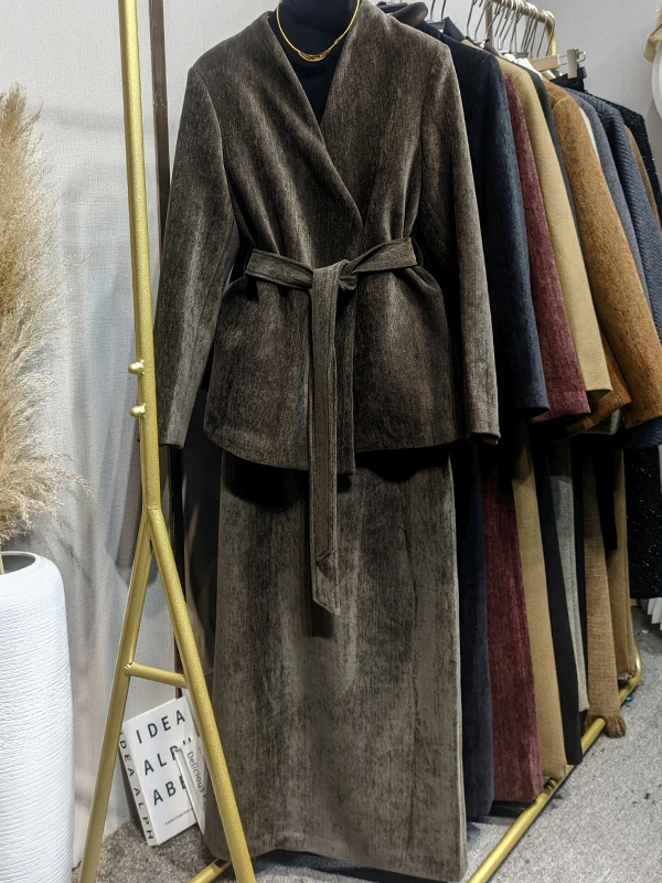 24冬季女一整套穿搭端庄大气高级新款西装系带收腰气质两件套装