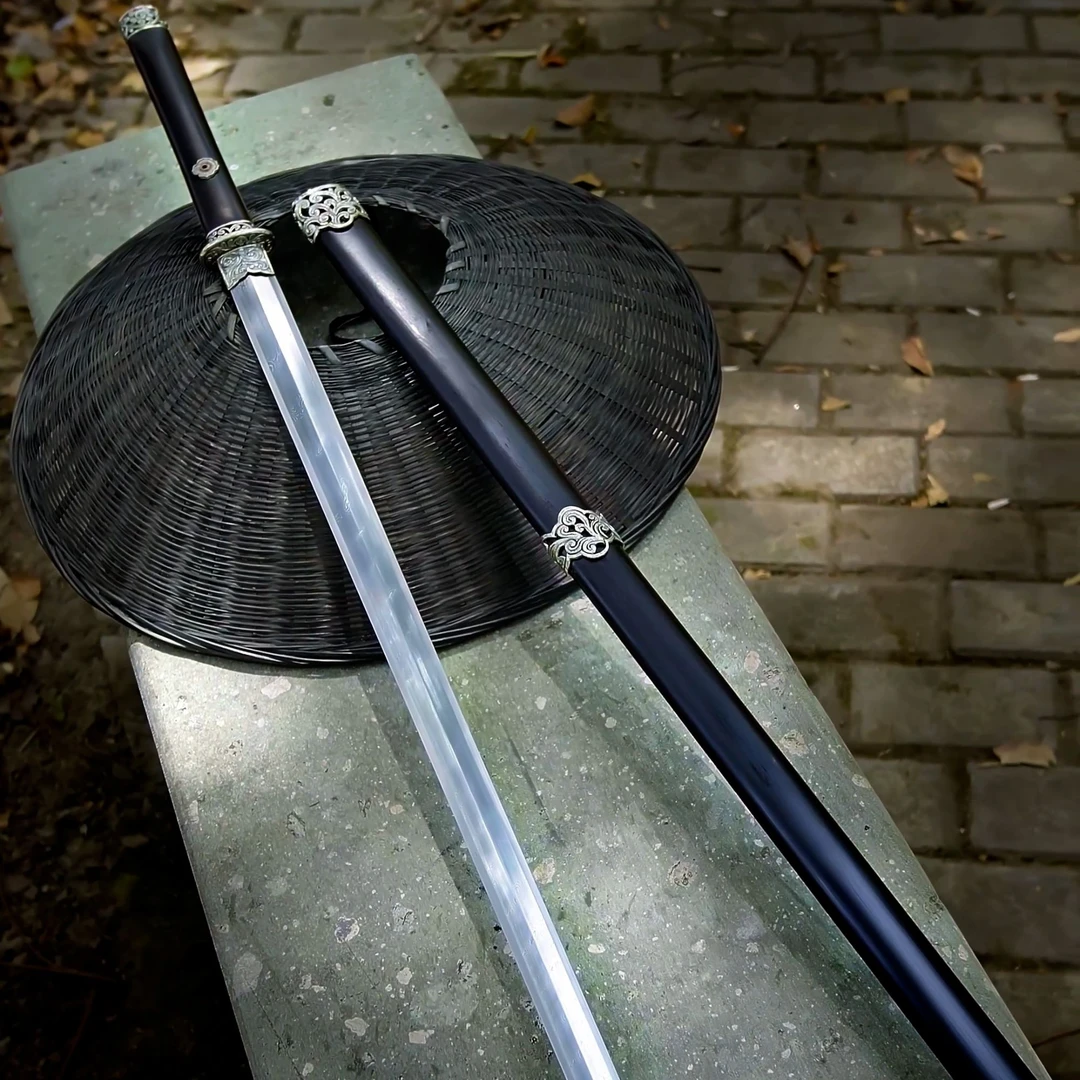 龙泉四面唐剑一体手工锻打扭面花纹钢黑檀木镂空收藏冷兵器未开刃