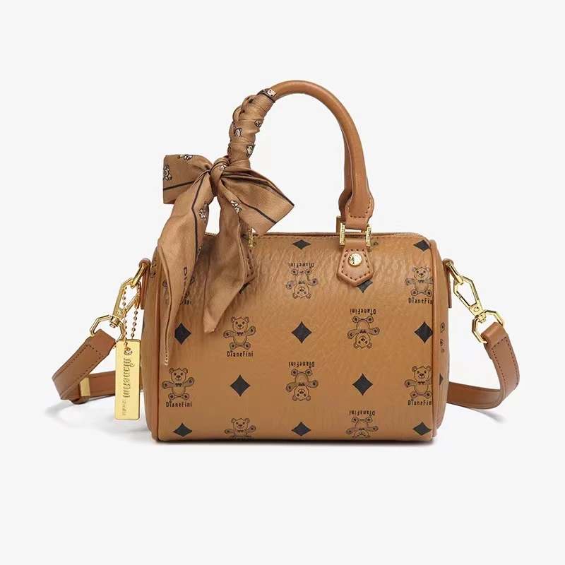 黛安霏尼小熊系列单肩手提经典枕头包