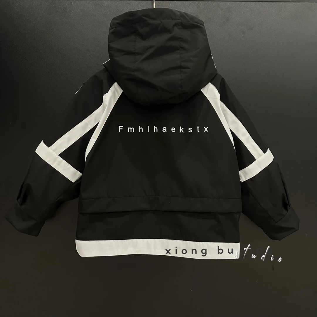 潮牌亲子装「黑白劲影」2024秋冬款童装印花字母拉链连帽外套