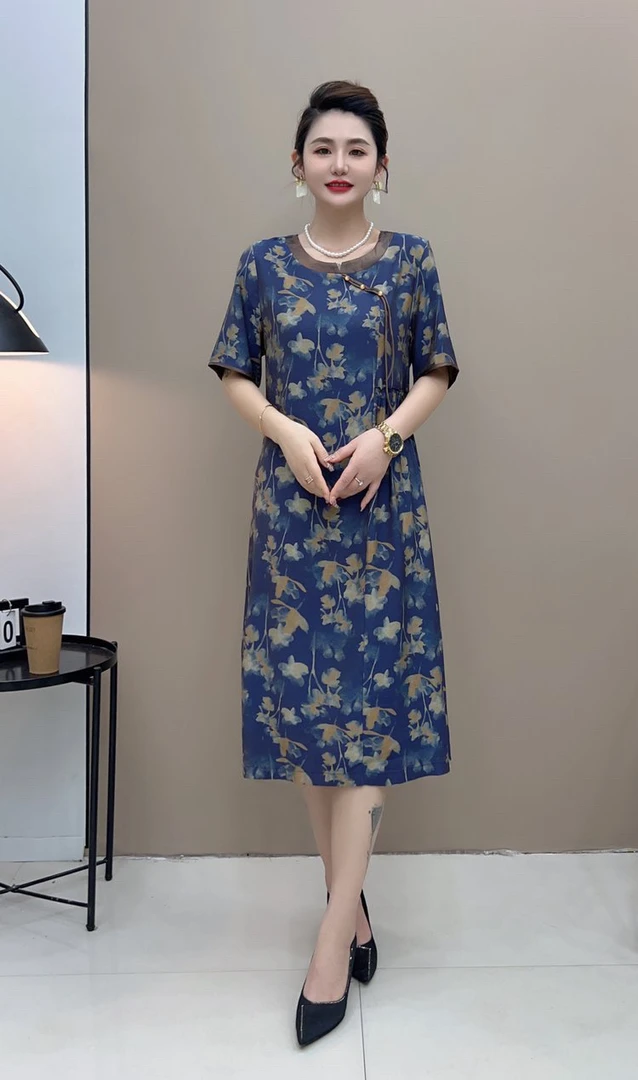 绸缎碎花连衣裙夏装国风盘扣新款显瘦中年妈妈宽松连衣裙