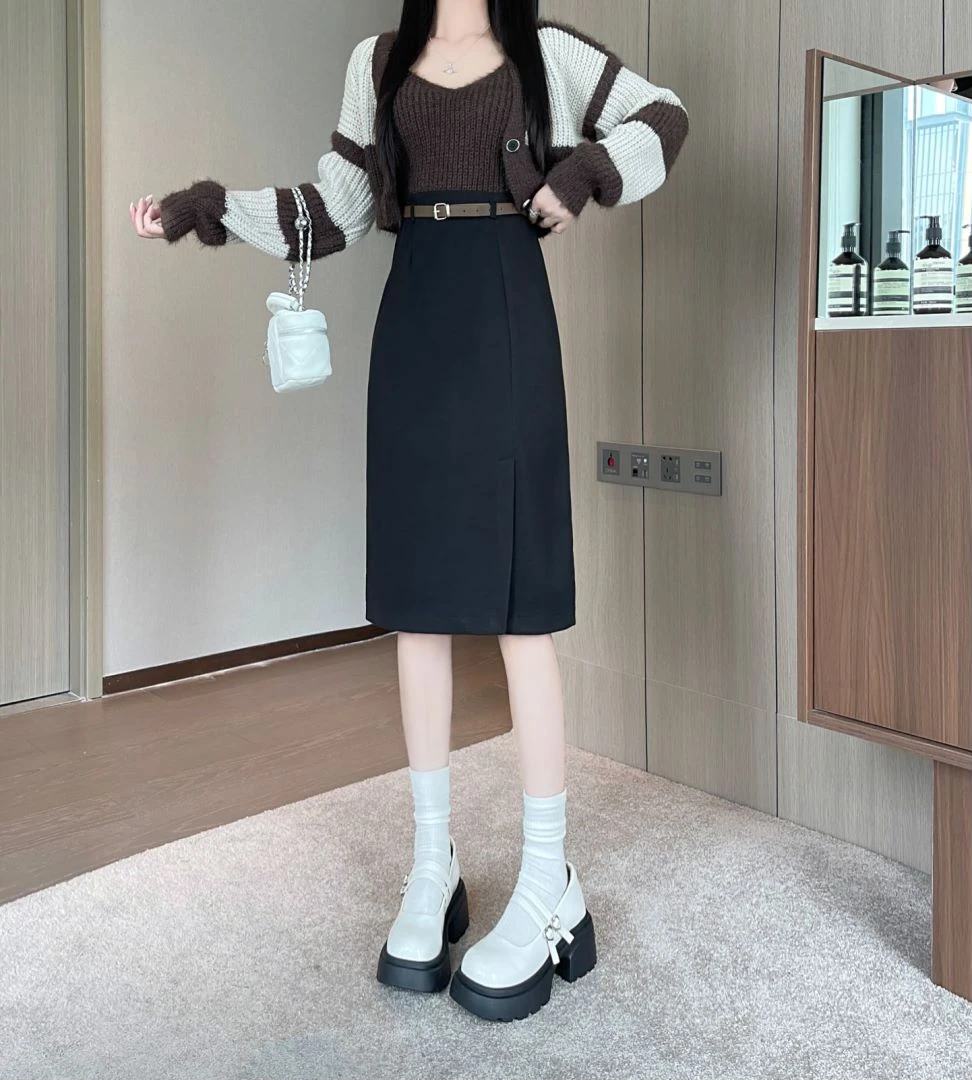 秋季高腰时尚半身裙女中长款休闲气质显瘦直通包臀裙开叉设计感