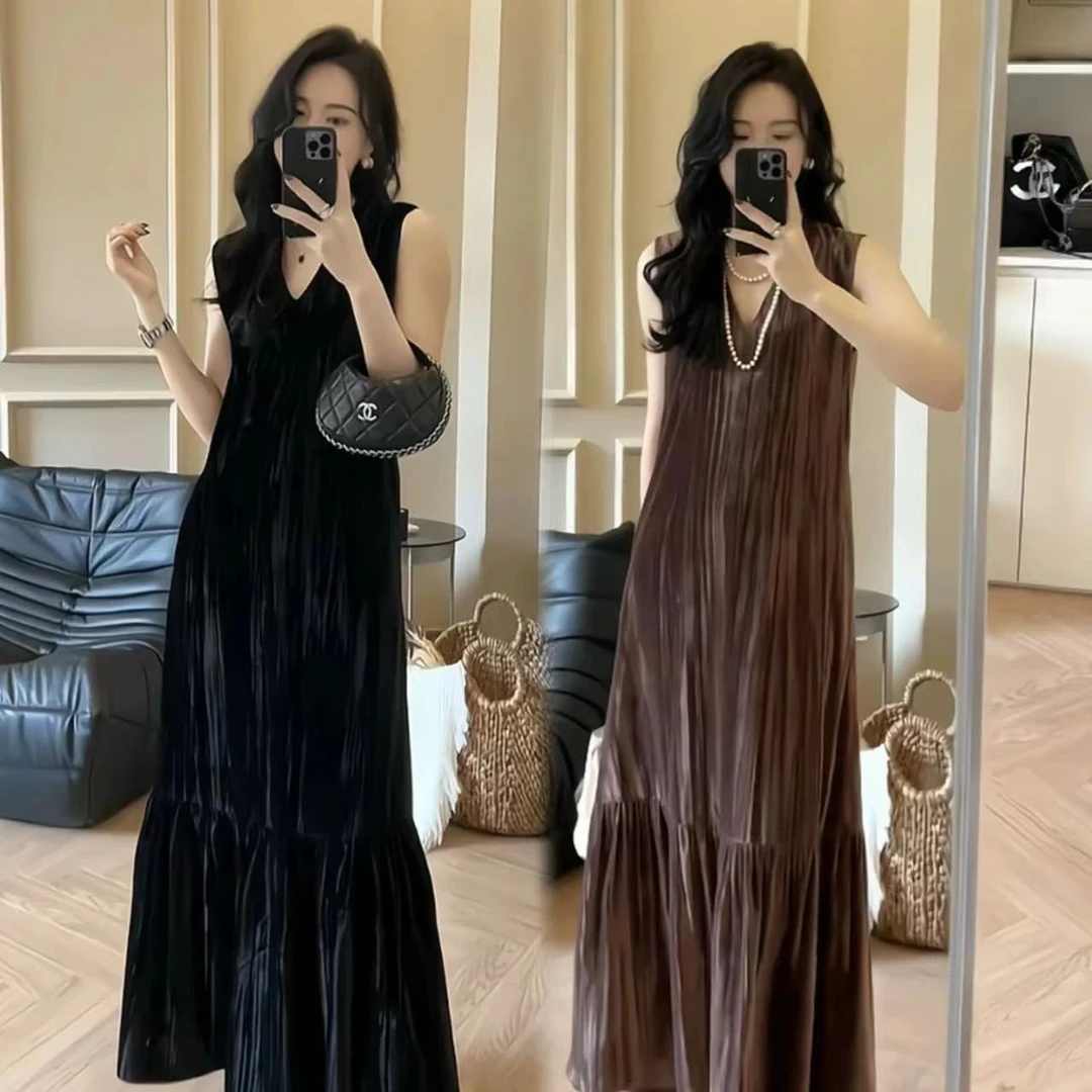 (禧木)8271小众设计感V领丝绒压褶秋季新款时尚洋气秋冬长裙