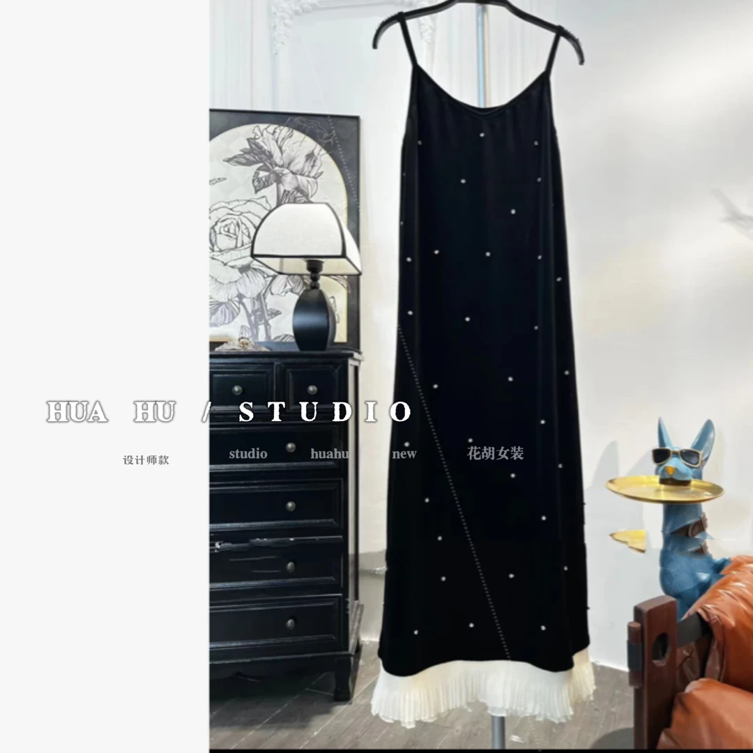 【贵气千金】new 秋冬 重工款气质优雅宽松拼接黑色丝绒吊带连衣裙