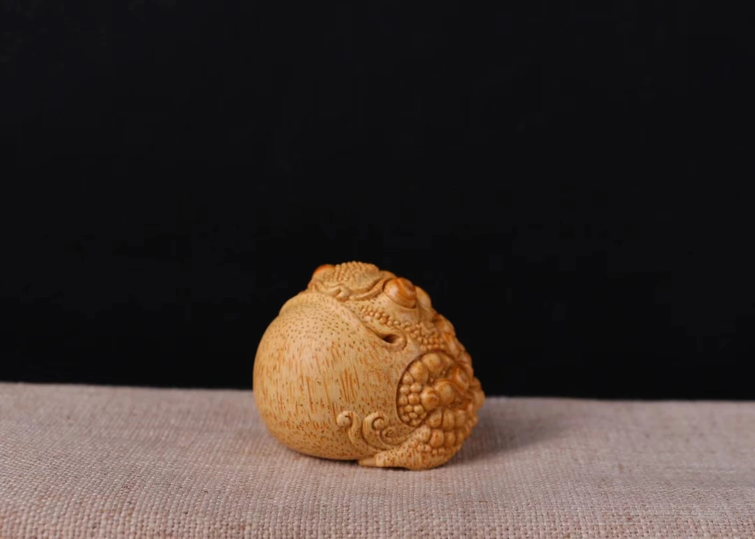 汇雅斋精选四大名家钭忠云老师纯手工雕刻将军金蟾竹根雕手把件