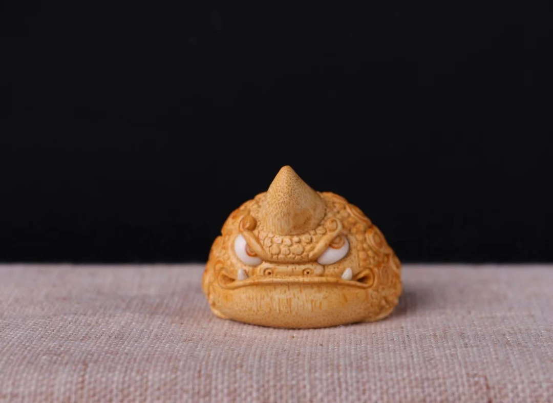 汇雅斋精选陶明星老师纯手工雕刻独角恶霸金蟾竹根雕手把件