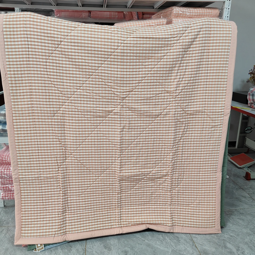 1.6*2.1米四斤可机洗单人透气透气学生可水洗棉花冬被暖气被