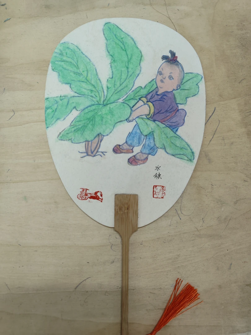 小写意画团扇拔萝卜