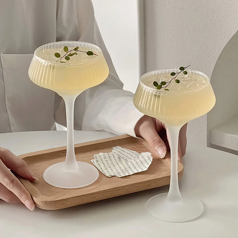 磨砂竖纹高脚杯家用高颜值创意微醺玻璃杯特调饮品香槟鸡尾酒杯子