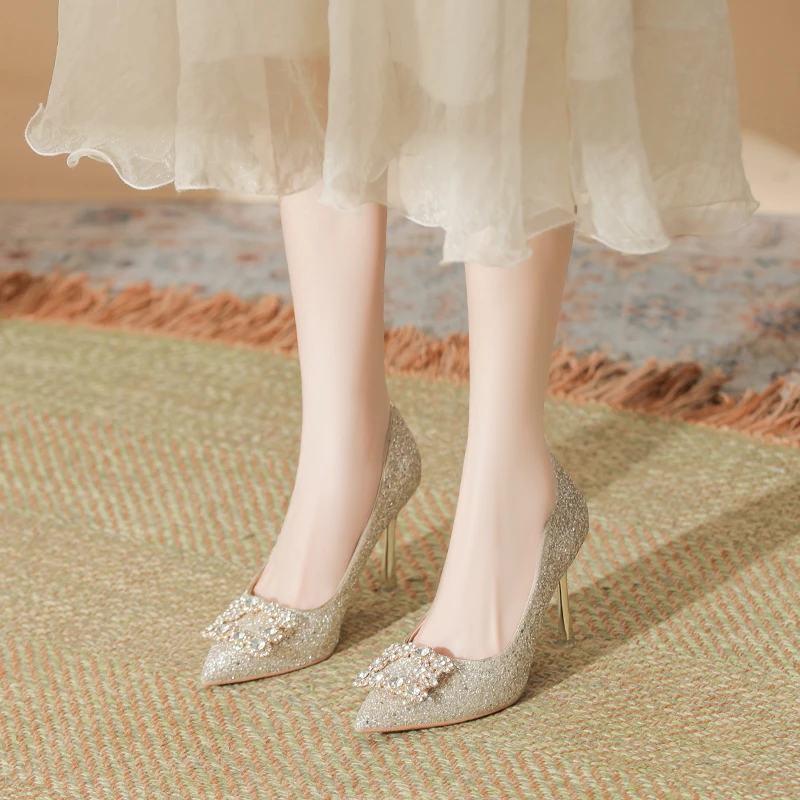 法式婚纱女鞋40胖脚加宽大码41一43细跟包头浅口高跟婚鞋31 32 33