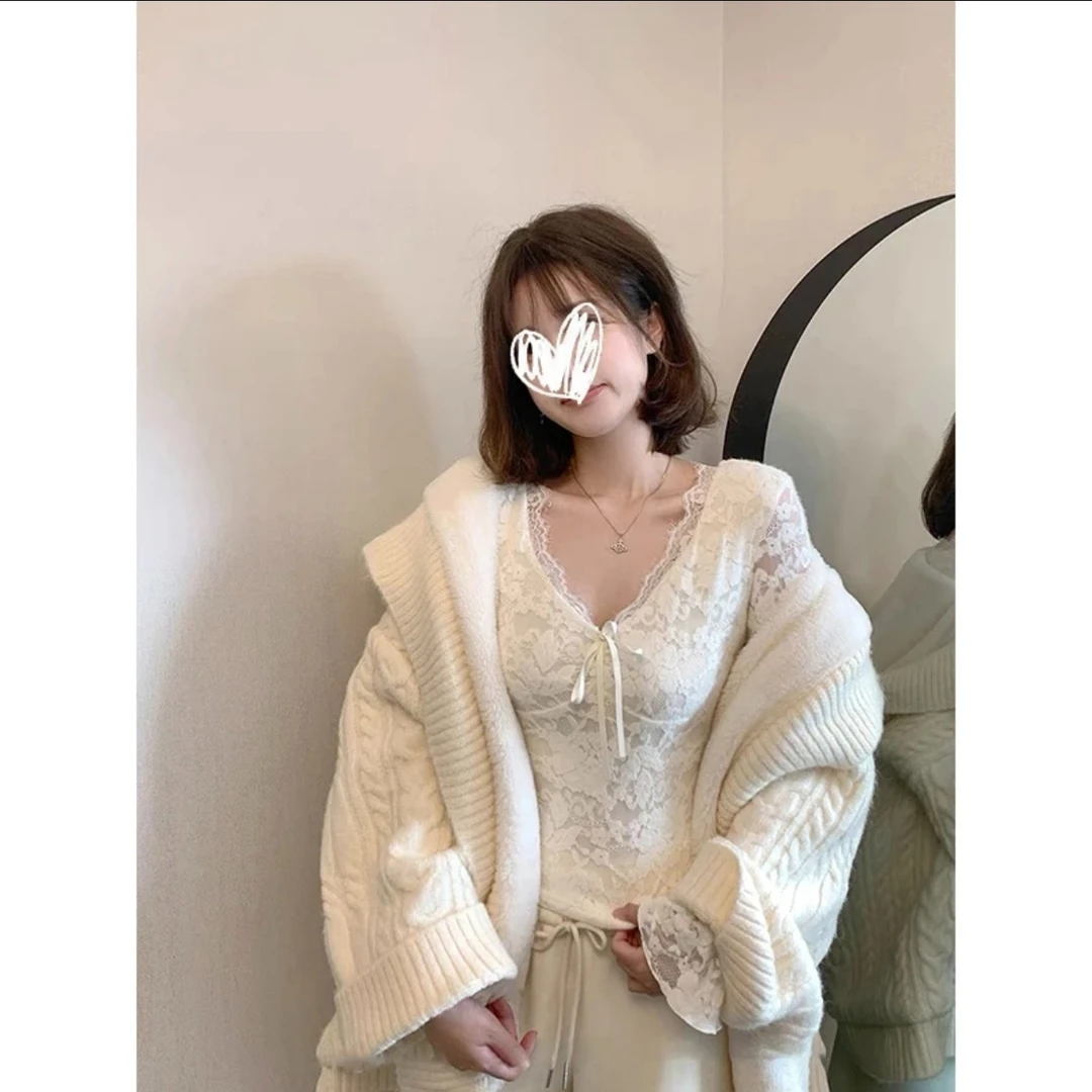 时尚蕾丝V领磨毛打底衫女内搭可外穿洋气修身显瘦纯欲风上衣715