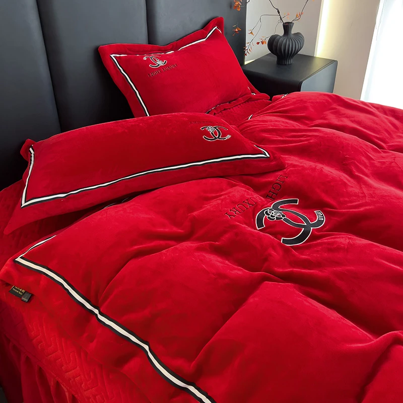 新款加厚刺绣牛奶绒床盖纯色四件套加绒