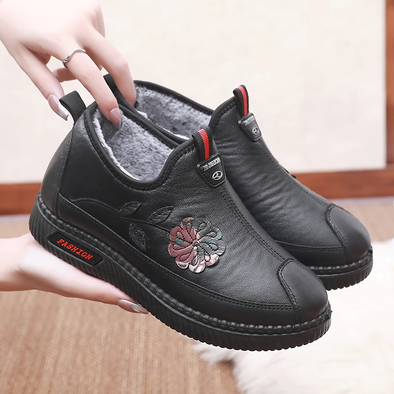 2022冬季新款加绒棉鞋女加厚保暖中老年人棉靴妈妈软底雪地靴防滑