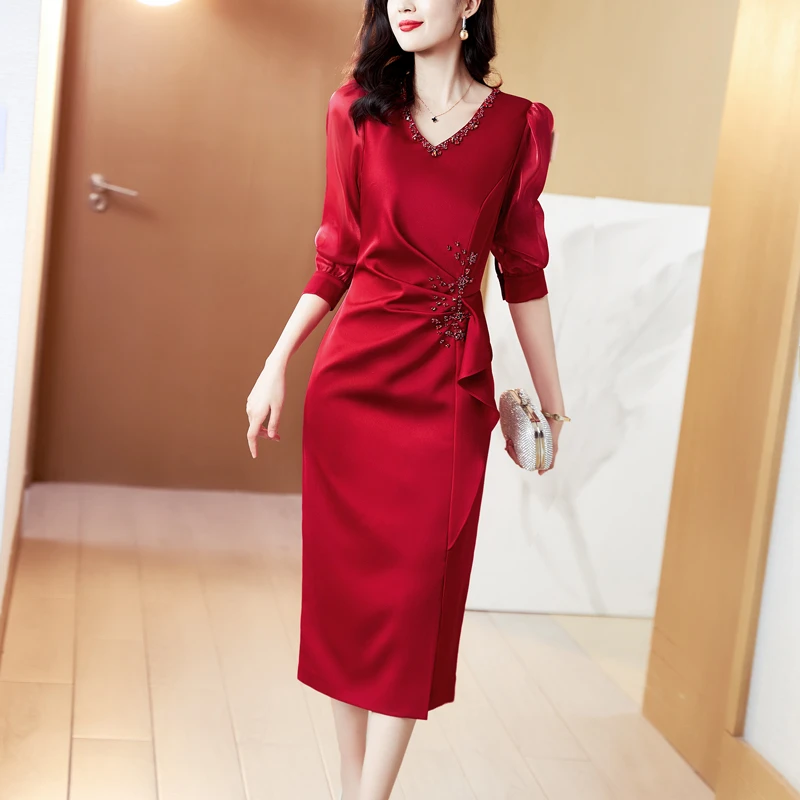 [深圳南油]红色礼服连衣裙女2024秋冬季新款气质收腰V领中长款