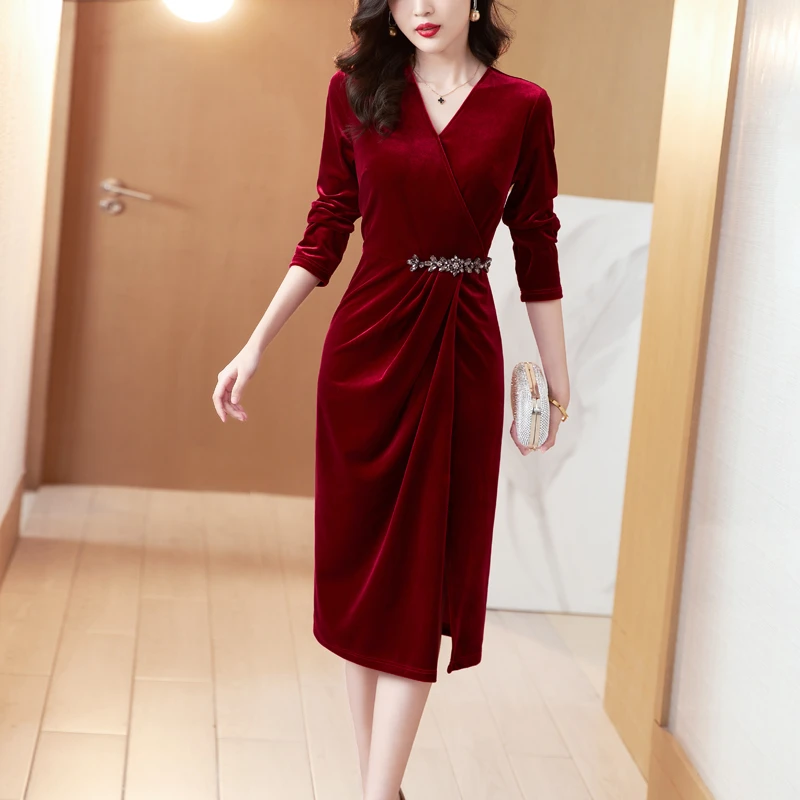 酒红色金丝绒连衣裙女2024秋冬新款高贵大气婚宴礼服显瘦包臀裙子