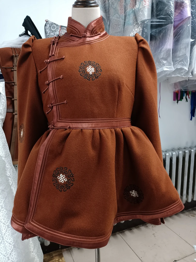 女士时尚翻毛皮棉服