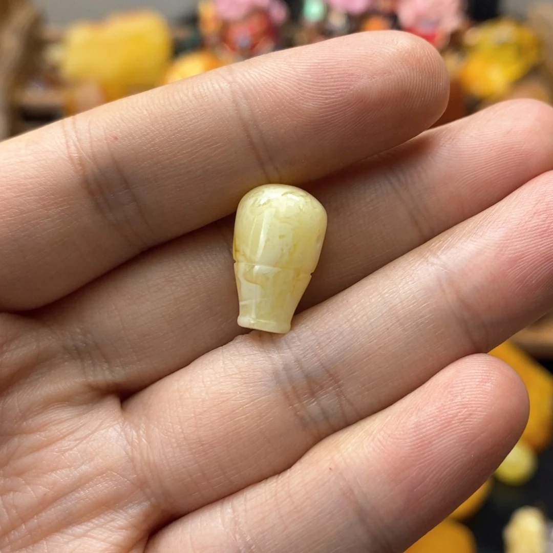 琥珀裸石未镶嵌D****王琥珀