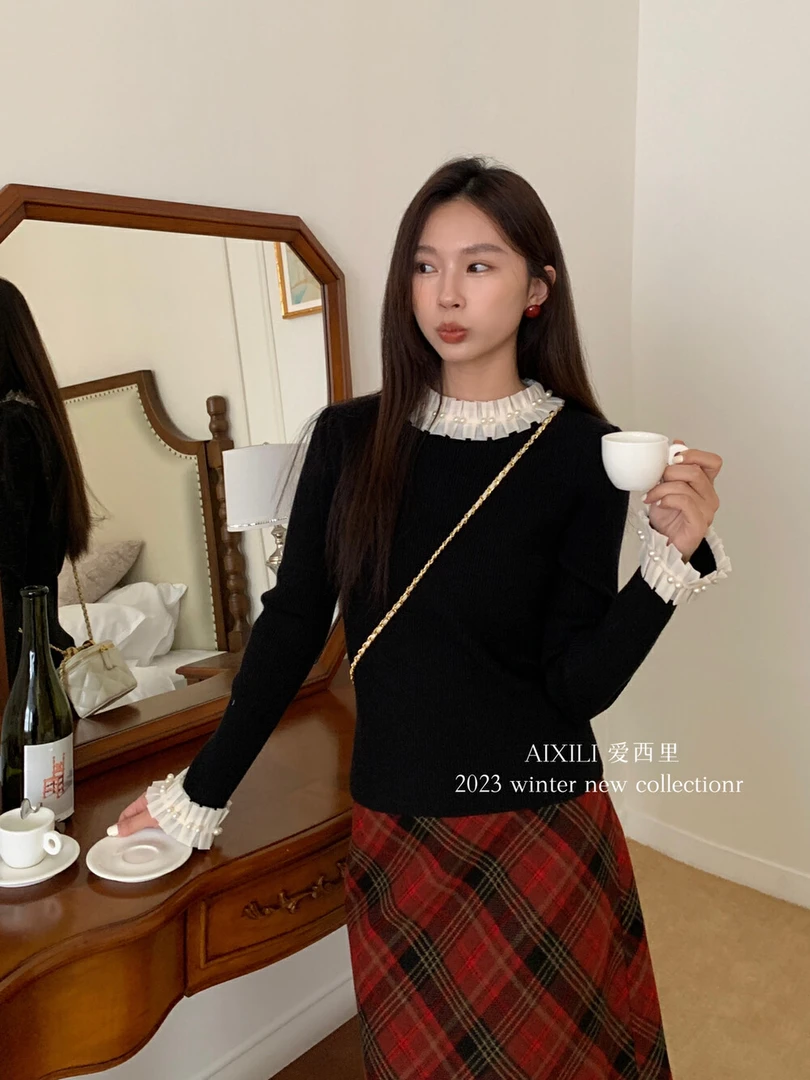 法式轻奢钉珠领拼接针织衫女冬季圆领百搭黑色显瘦内搭打底衫毛衣