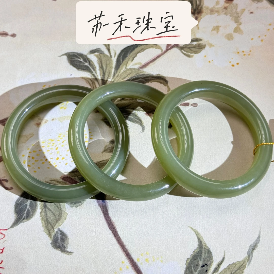 【苏禾珠宝】天然和田玉浅湖水女士手镯拍一发一多样性发货Z