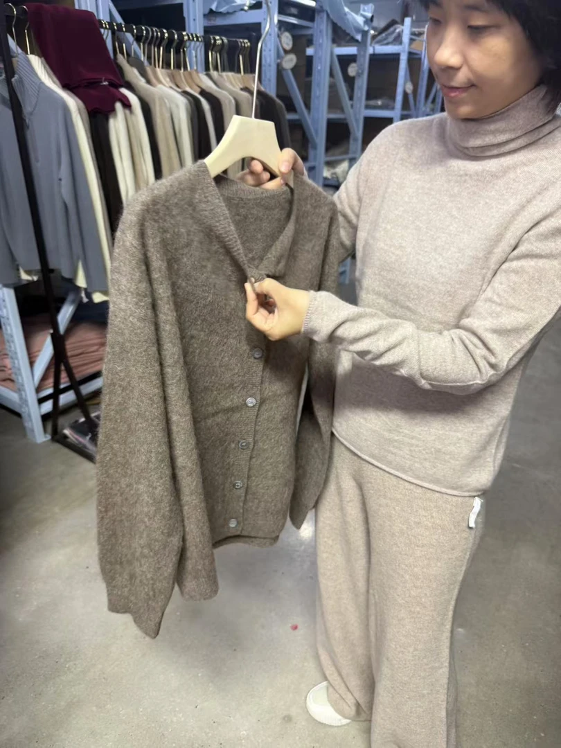 100牦牛绒新款短款拉绒圆领小开衫上衣2266