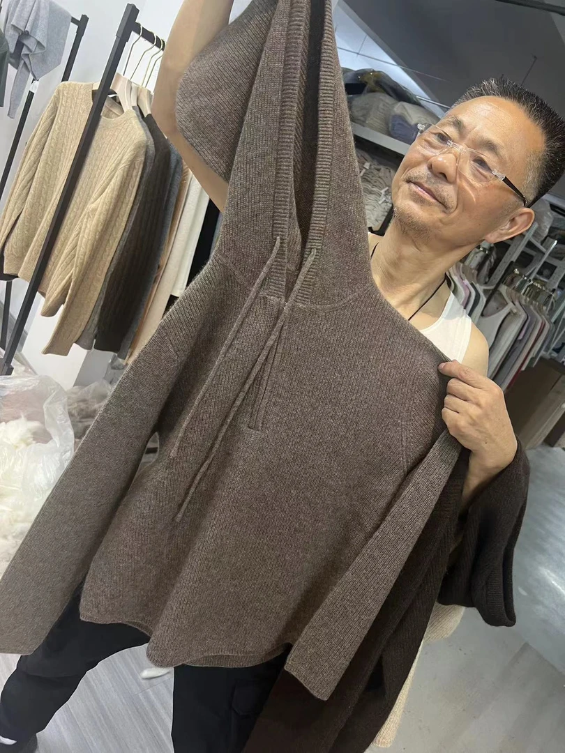 【欧诗莲】秋冬新款100牦牛绒拉链连帽衫~针织衫女圆领拉链连帽衫M3