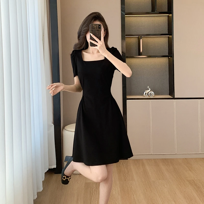 黑色方领法式连衣裙女夏季短袖减龄小个子高级感收腰显瘦时尚气质