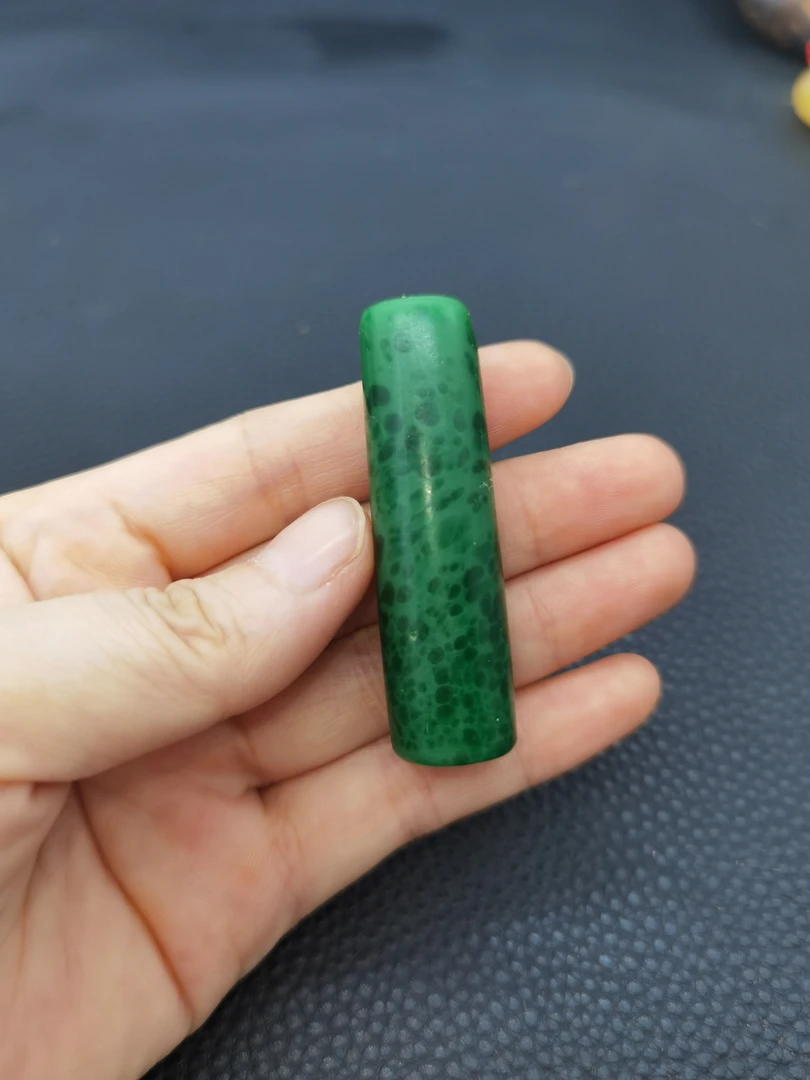 老琉璃天珠，够老。