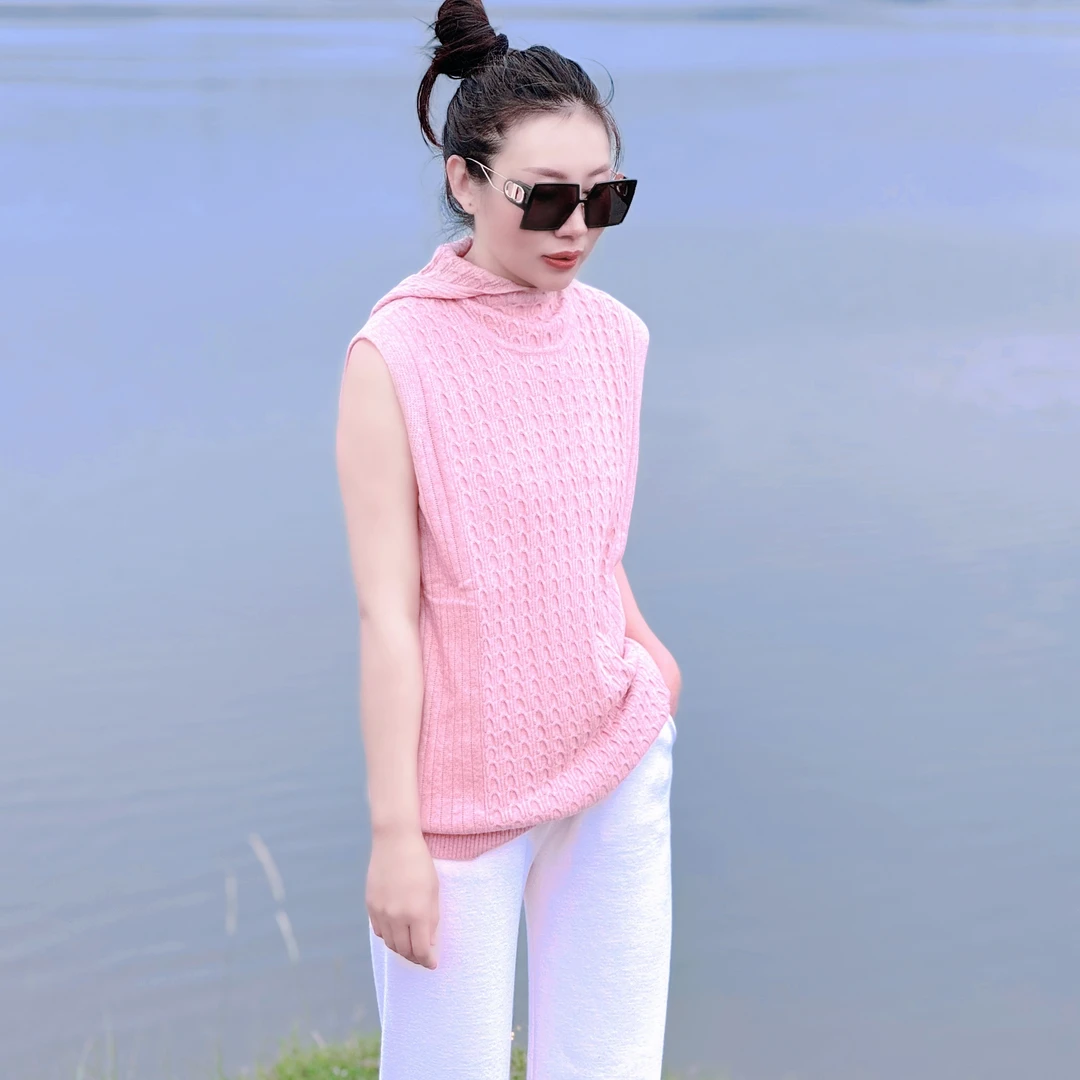 绒戎爱意 霞霞推荐！戴帽月光衫