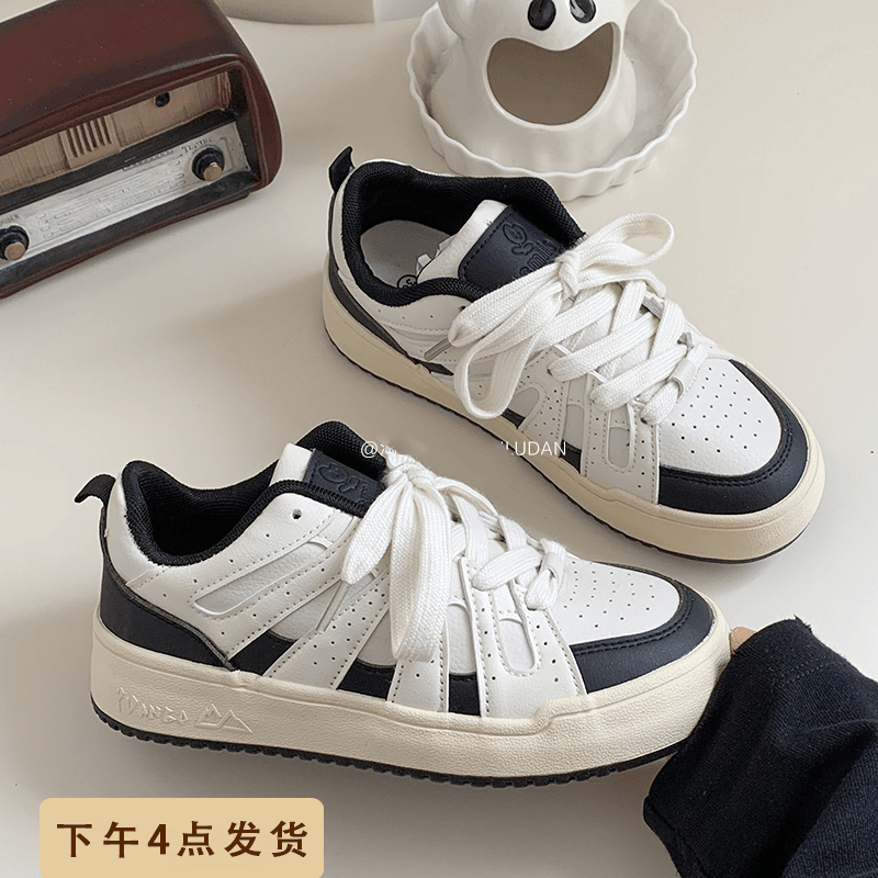 女款网红皮面厚底小白鞋休闲板鞋女百搭面包鞋子小众不撞款平底鞋