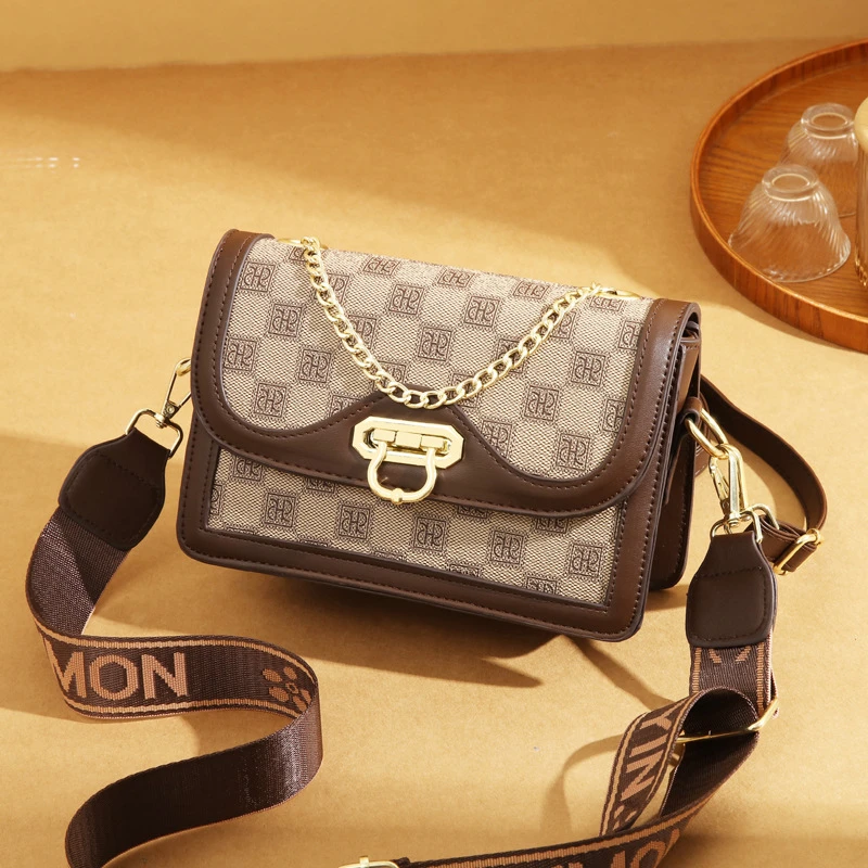 秋冬女士小方包女斜挎包2025新款时尚爆款超火包包高级质感单肩包