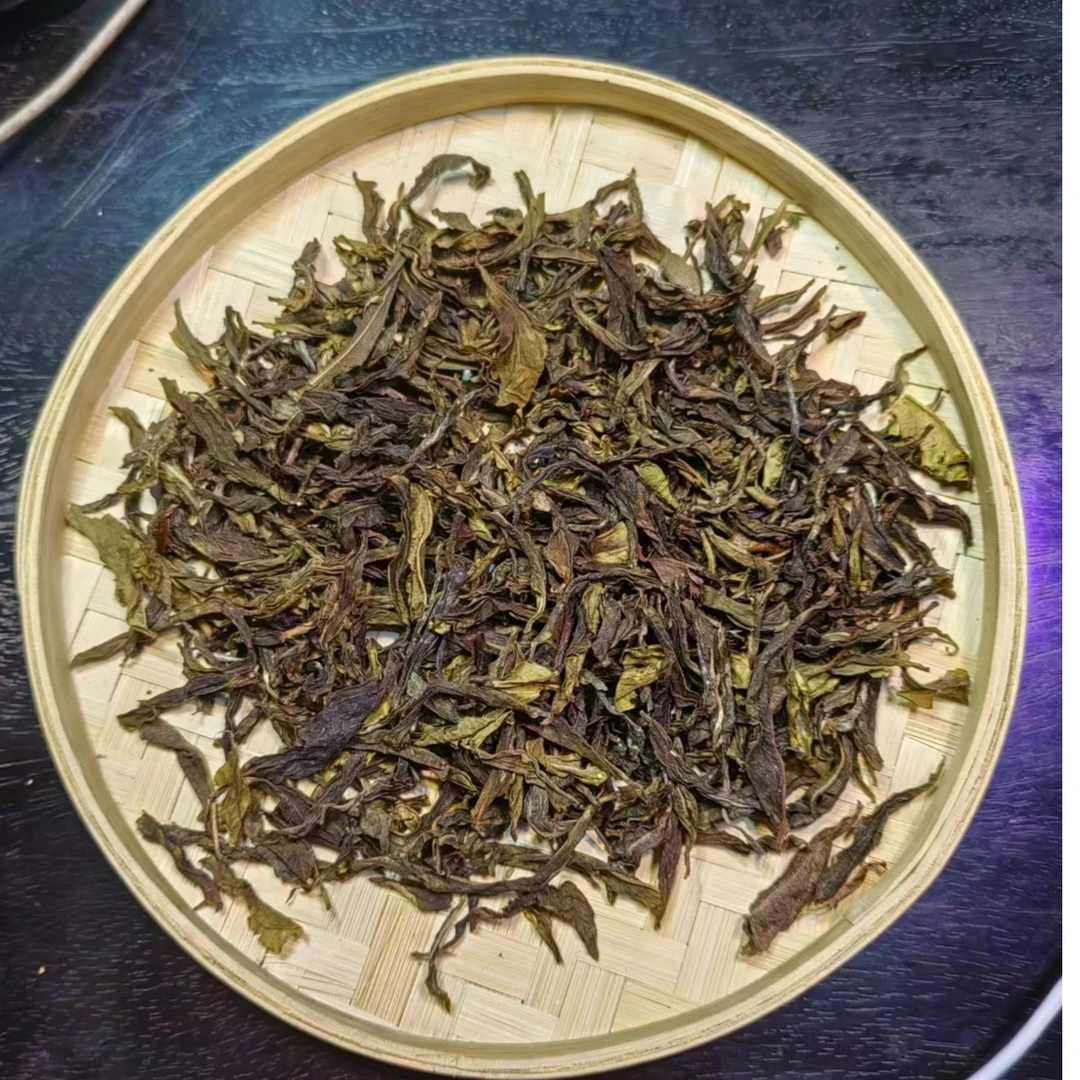 黄金叶古树头春 生茶